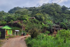 Cesta ze Semuc Champey do TIkalu, krásné vesničky a hodiny drncání