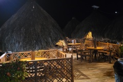 Sympatická restaurace v Rio Dulce na řece