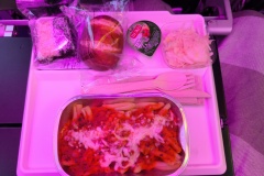 Typické Economy menu Condoru - těstoviny