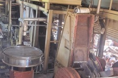 Továrna na rum - stroje na třtinu